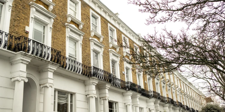 selling a house with a sitting tenant